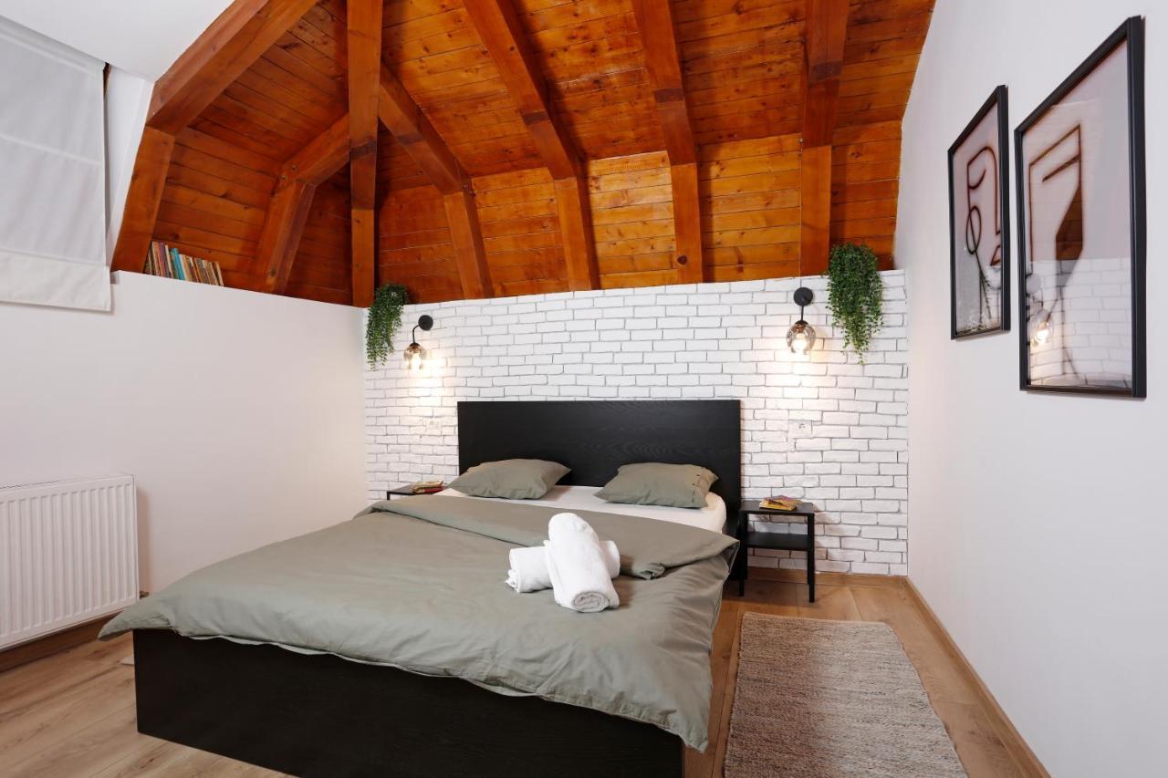 One Love Central Cottage Bucharest Exterior photo